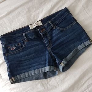 Cute Hollister shorts (size 7)